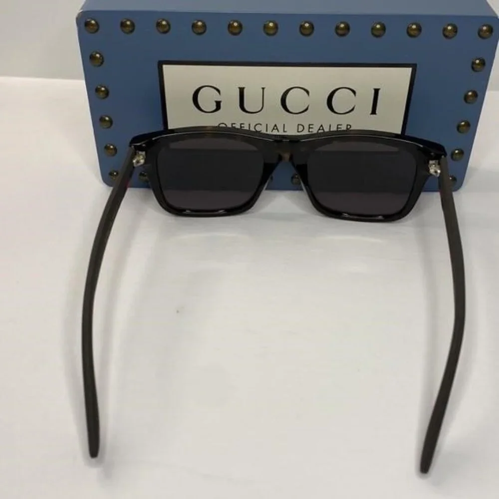 Gucci black gg0008s