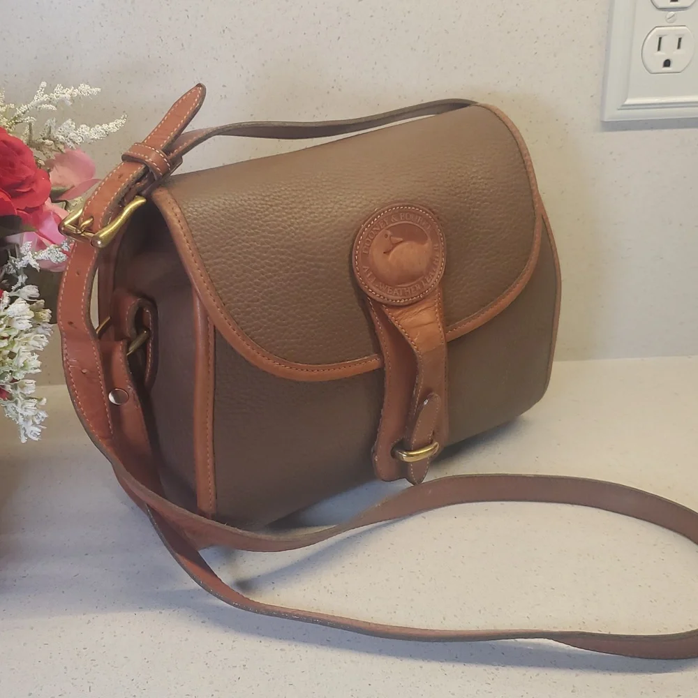 USA 🇺🇲 Vintage DOONEY & BOURKE Crossbody Bag