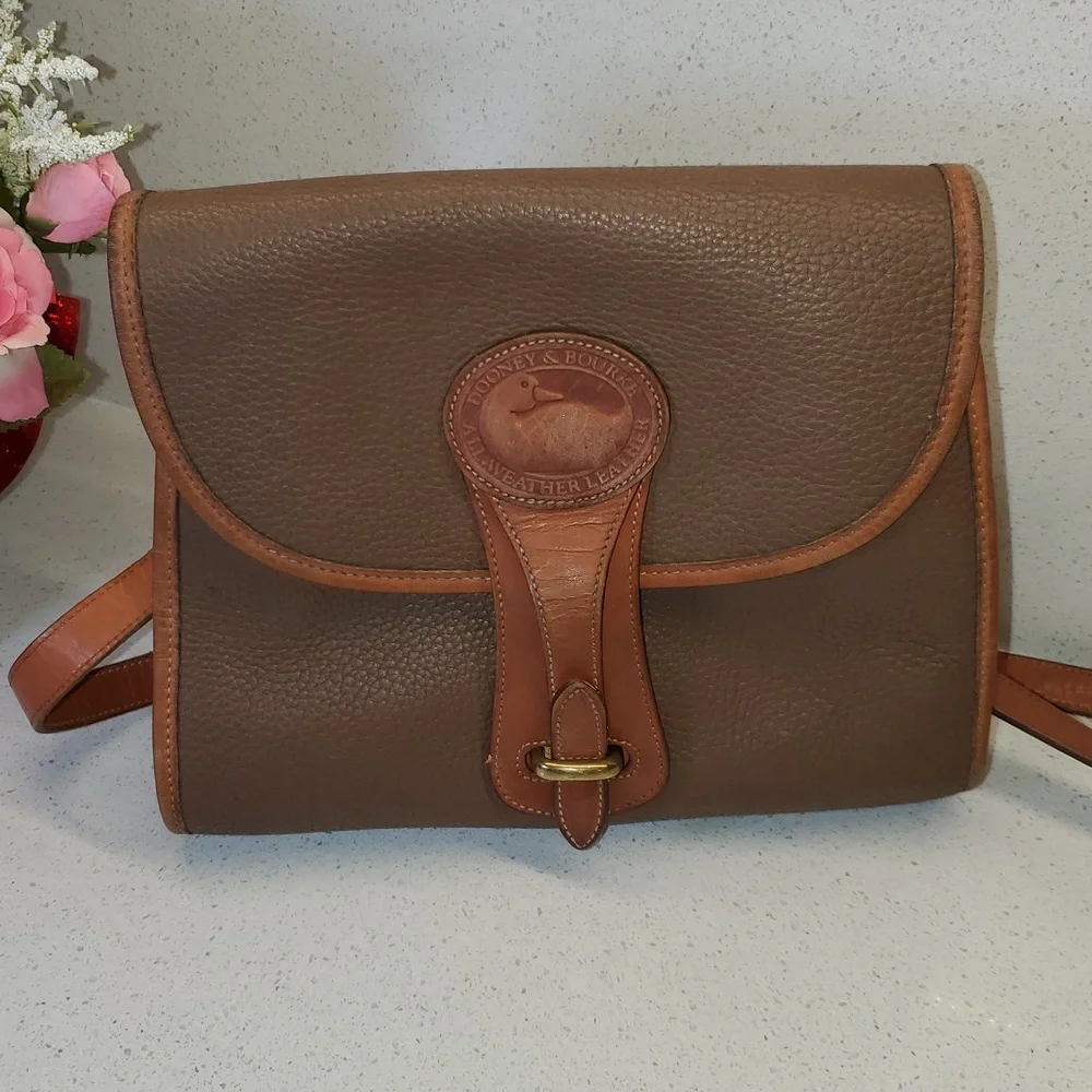 USA 🇺🇲 Vintage DOONEY & BOURKE Crossbody Bag