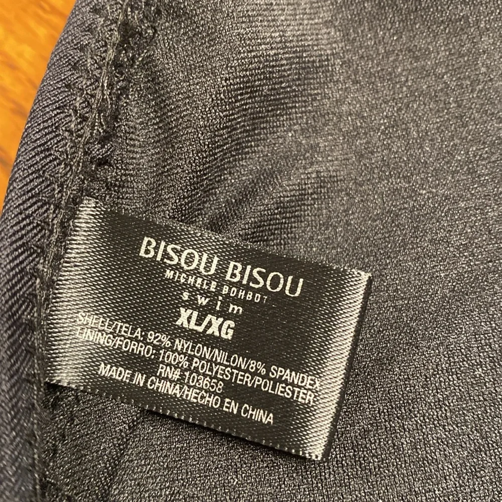 Bisou Bisou this swim
