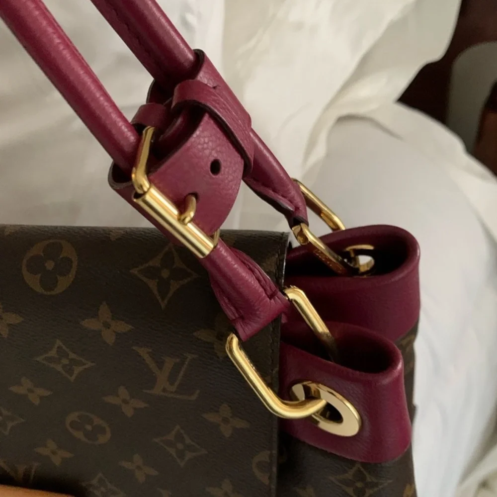Louis Vuitton excellent elegant