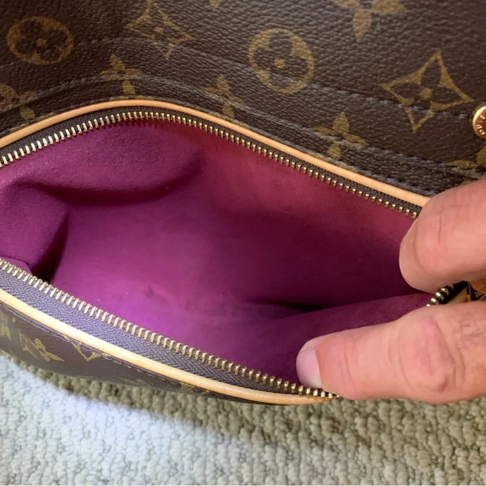 Louis Vuitton excellent elegant
