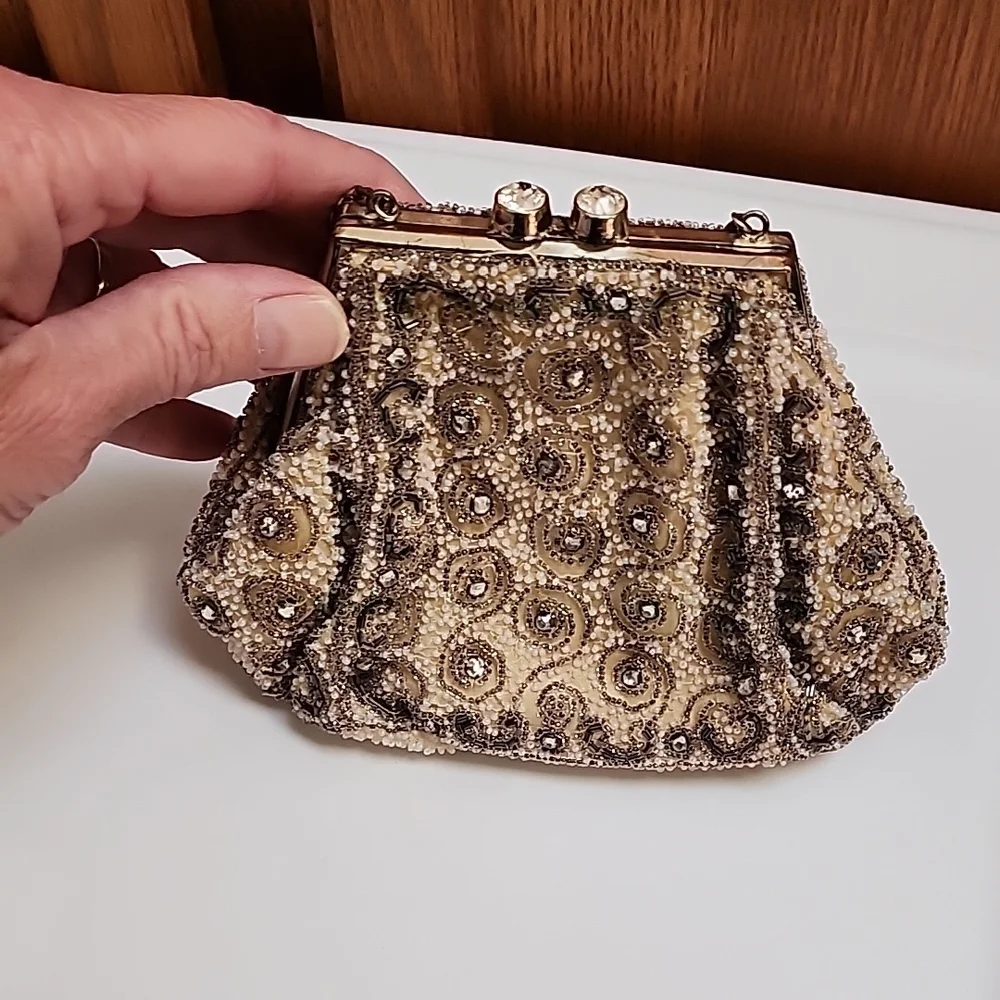 unbranded this elegant