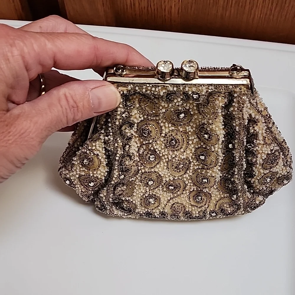 unbranded this elegant