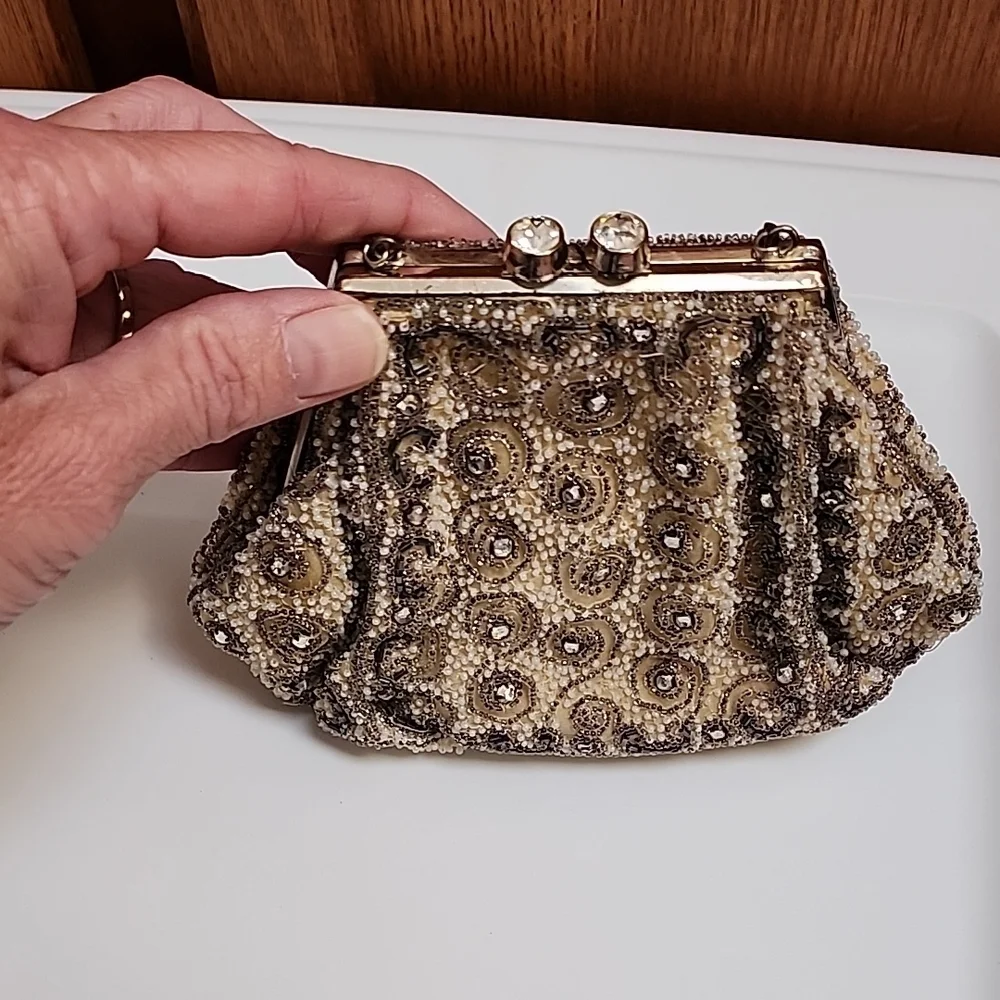 unbranded this elegant