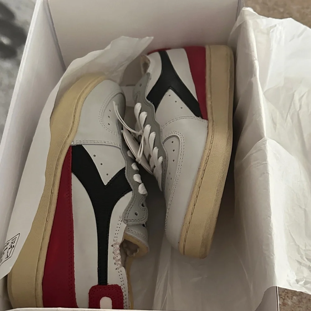 Diadora step into