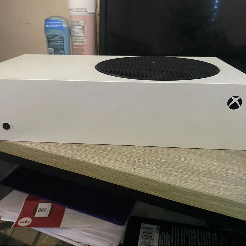 N/A sleek white