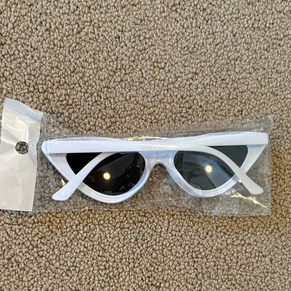 Sparkling Cat-Eye Sunglasses