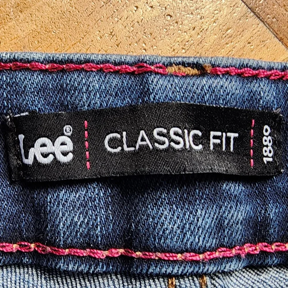 Lee classic fit