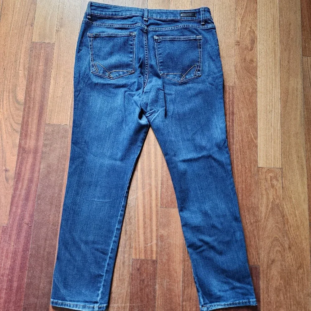 Lee classic fit