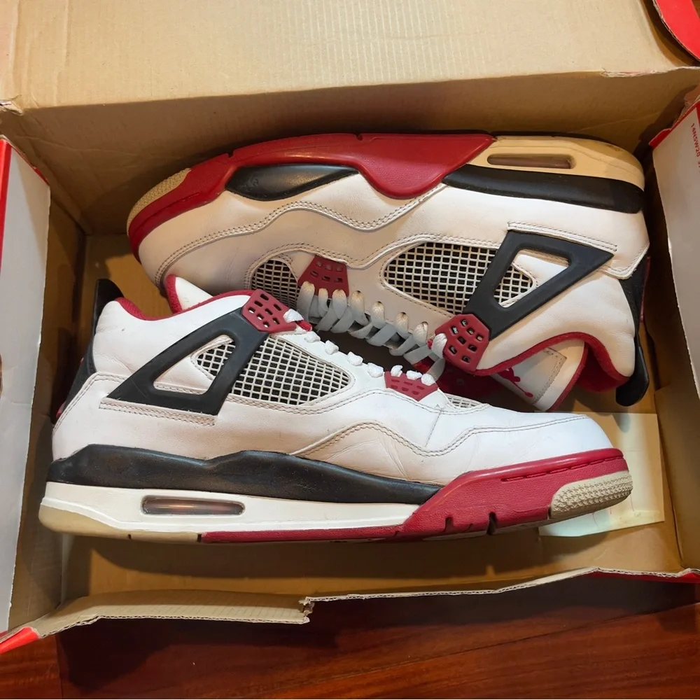 Air Jordan 4 Retro 'Fire Red'