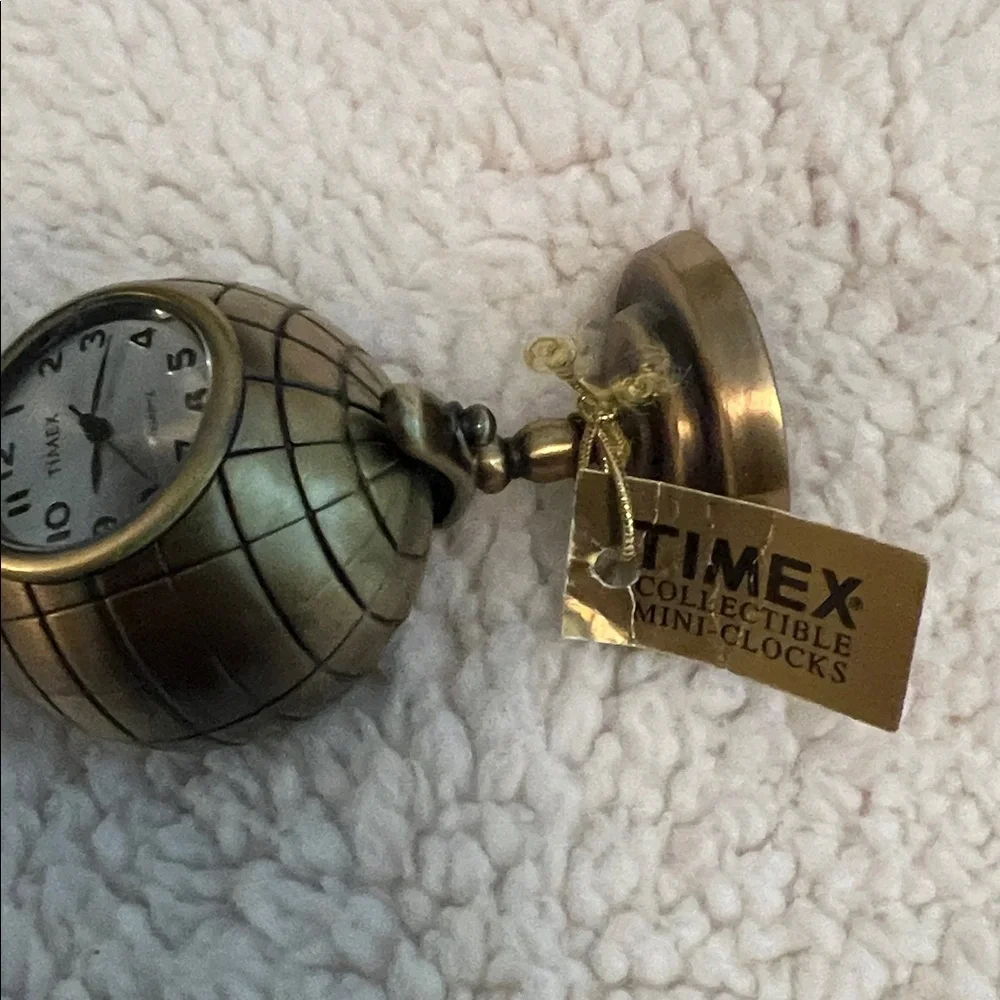 Timex elegant miniature
