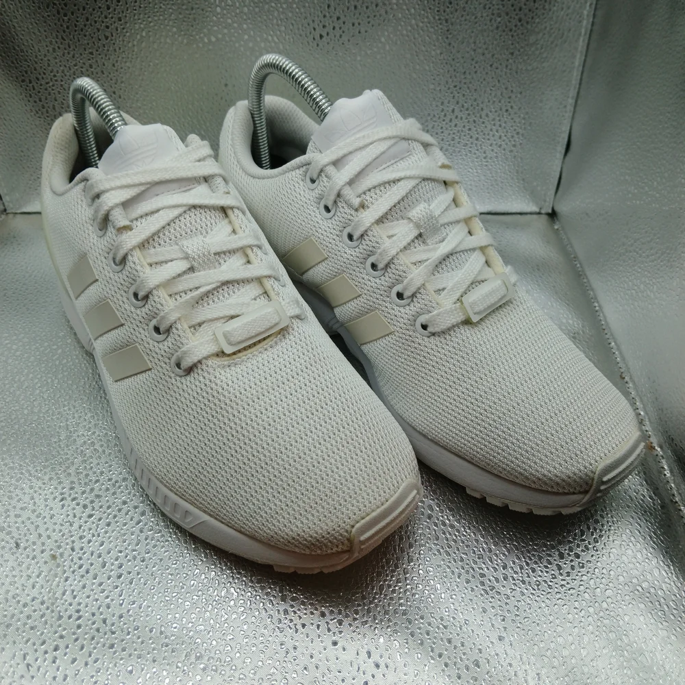 adidas comfortable sneakers