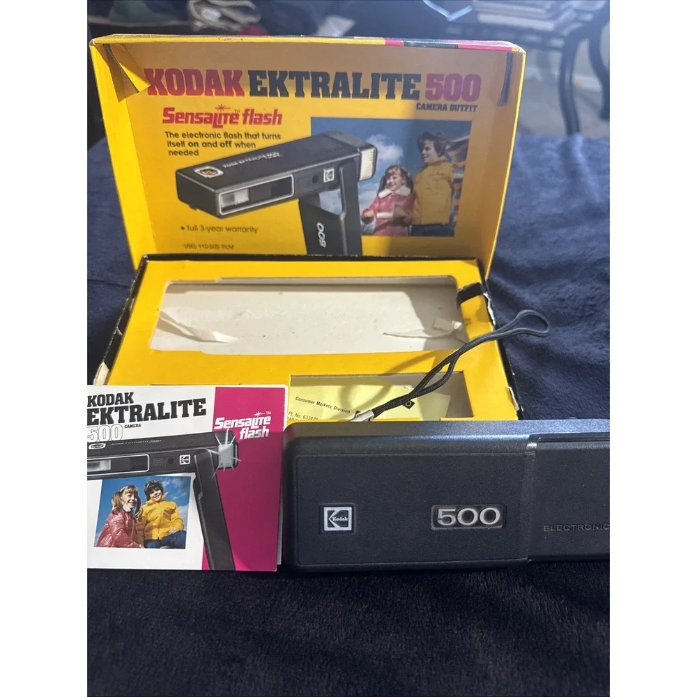 Vintage 1980s Kodak‎ Ektralite 500 Flash Camera Original Box and Instructions