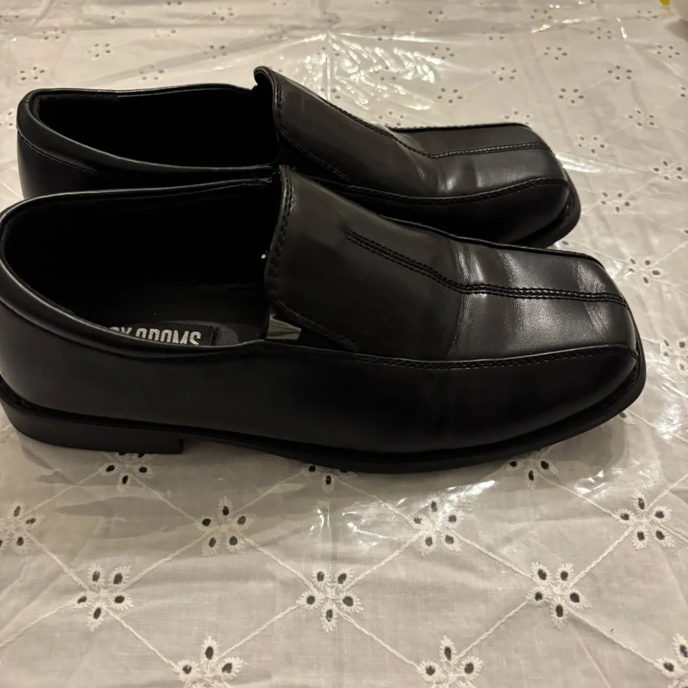 Stacy Adams sleek black