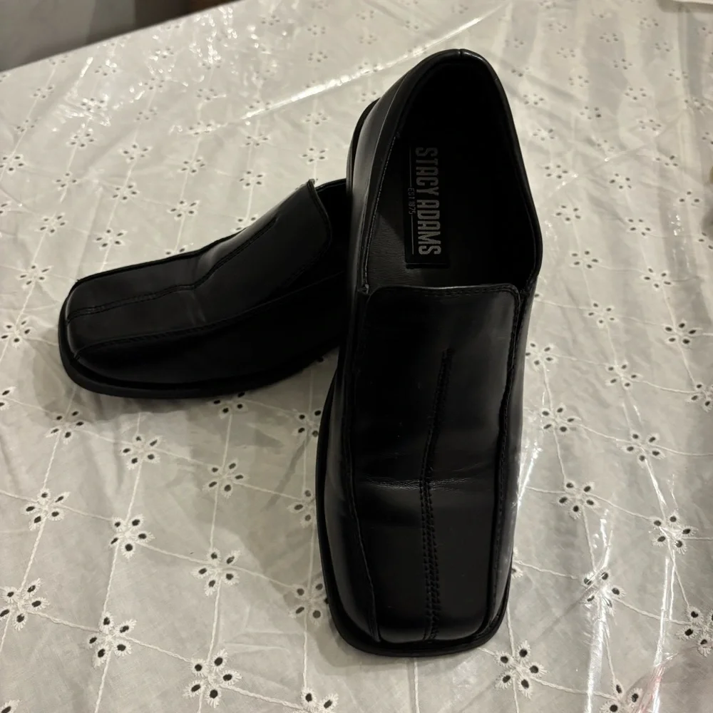 Stacy Adams sleek black