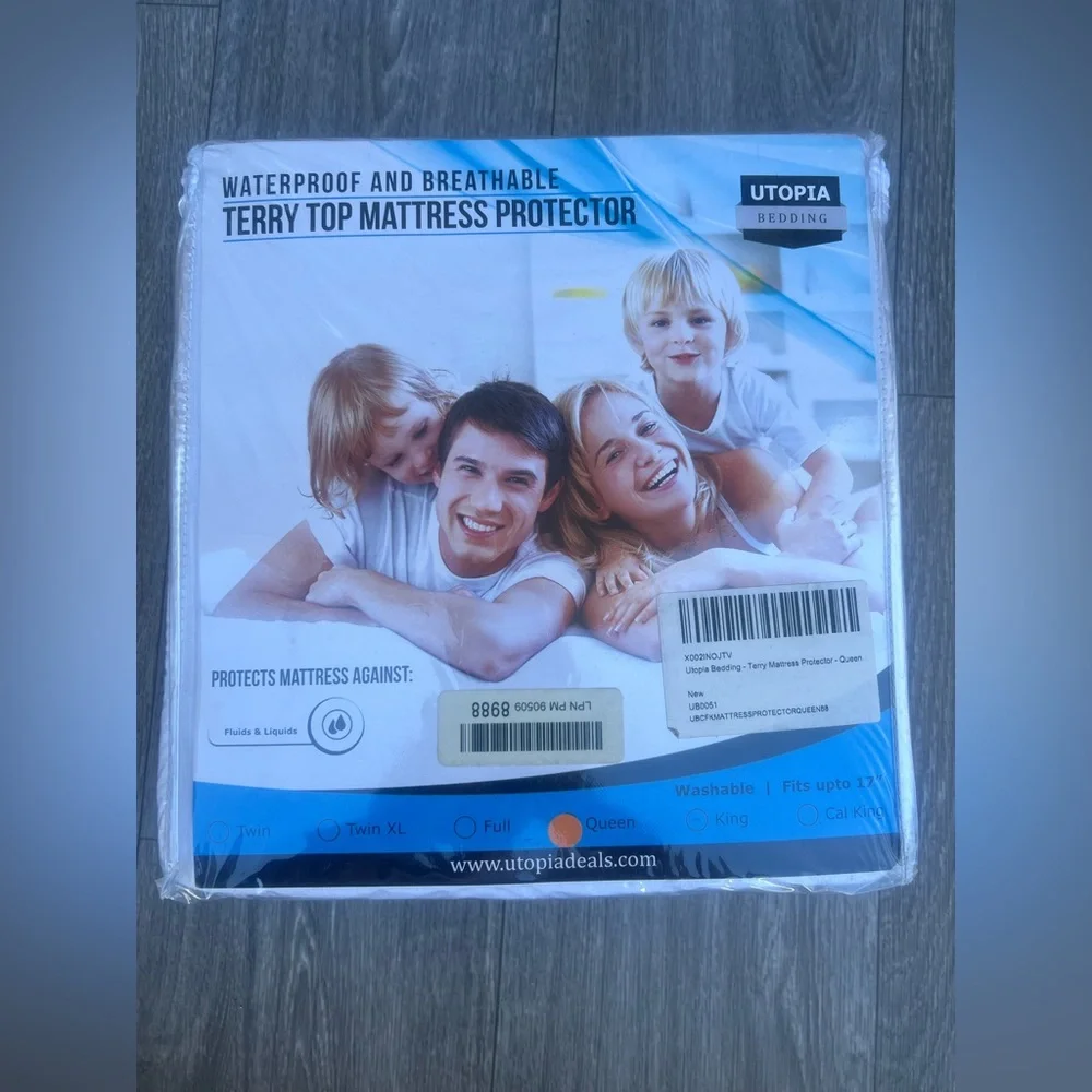 New Utopia Bedding Terry Waterproof Mattress Protector Queen