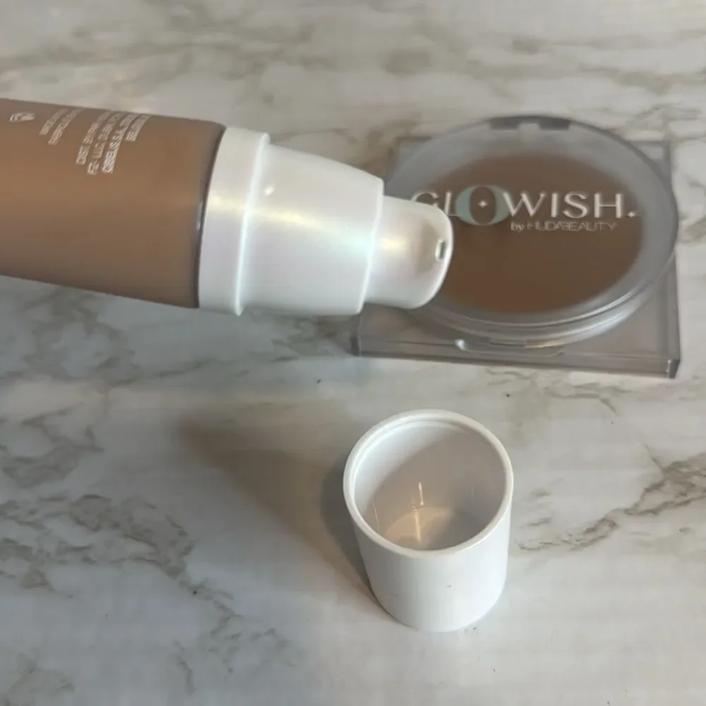 HUDA BEAUTY powder skin