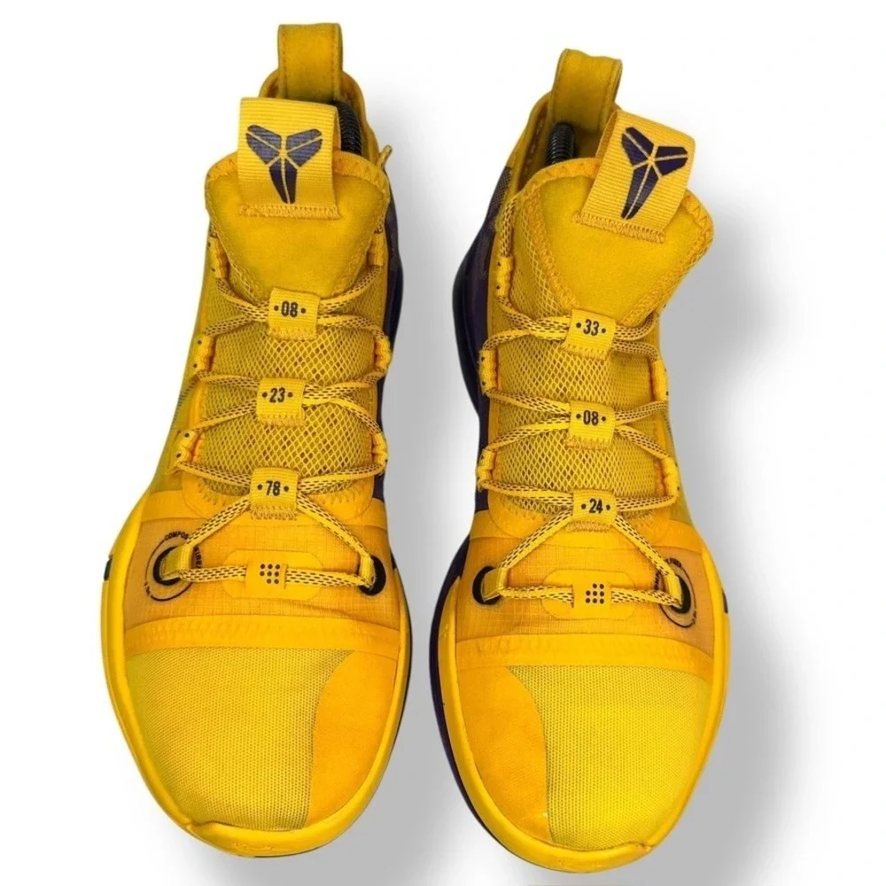 Nike distinctive athletic