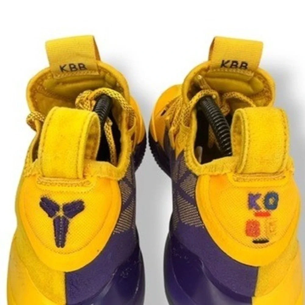 Nike distinctive athletic