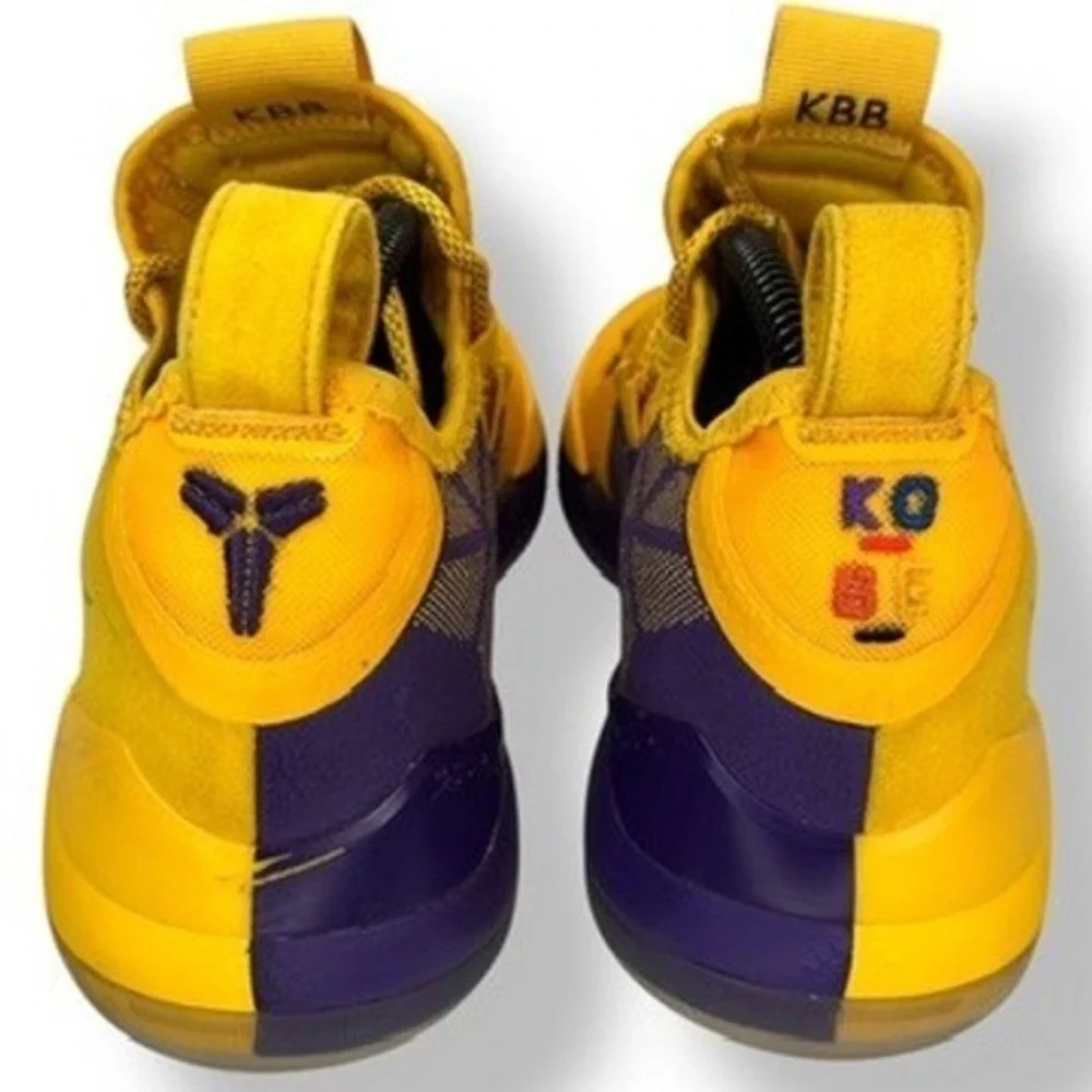 Nike distinctive athletic
