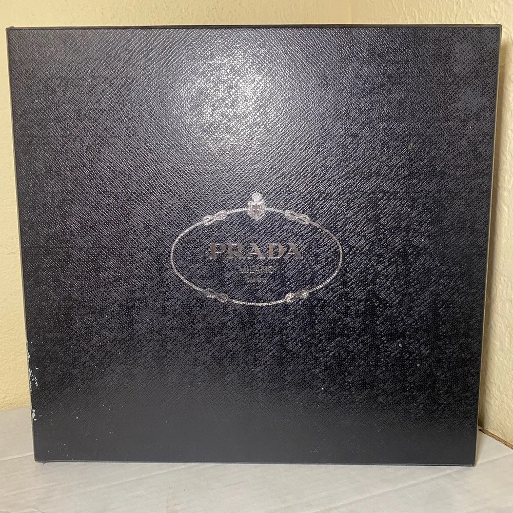 chic prada
