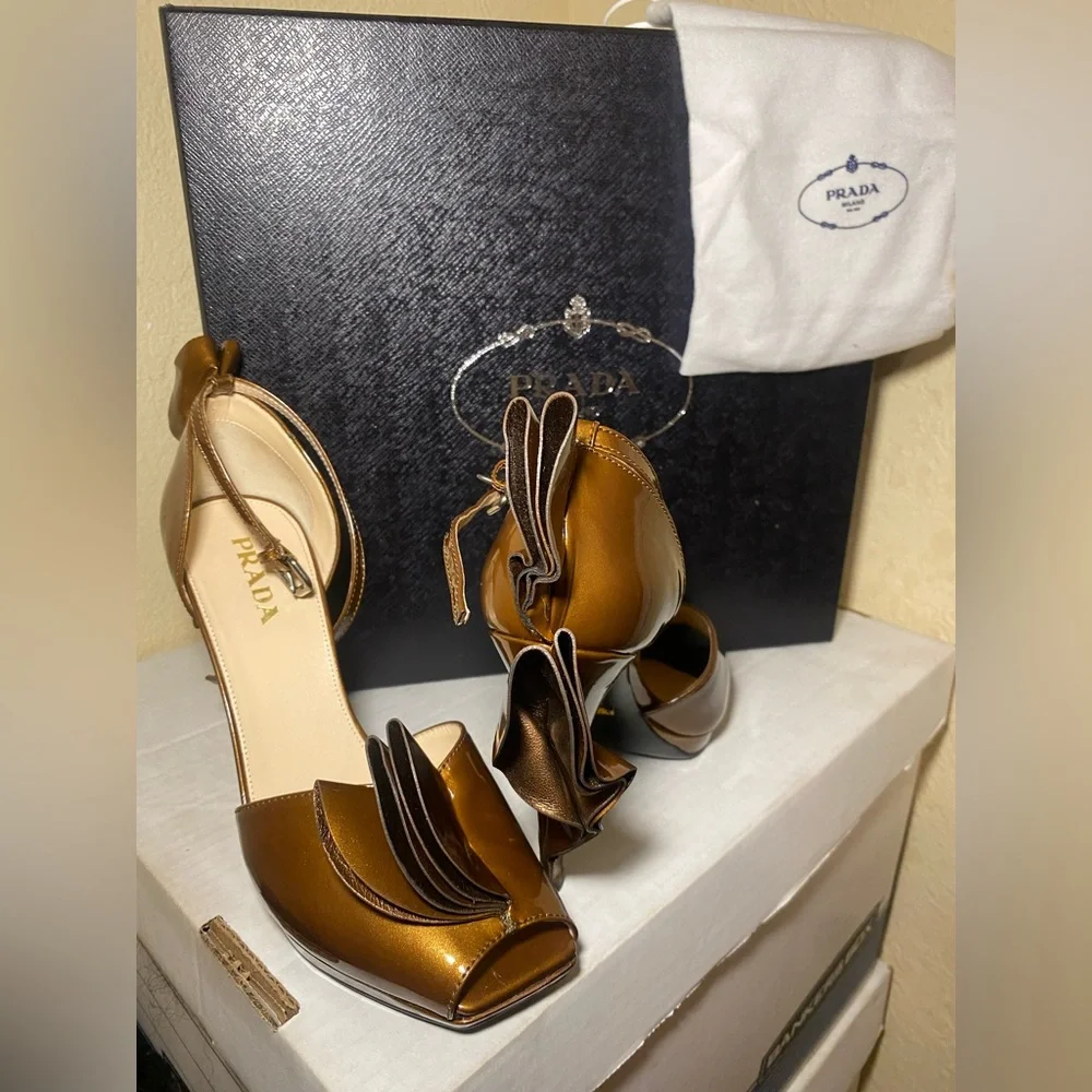 chic prada