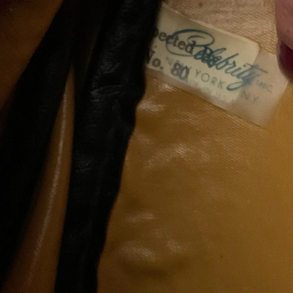 Vintage shoe 5” age
