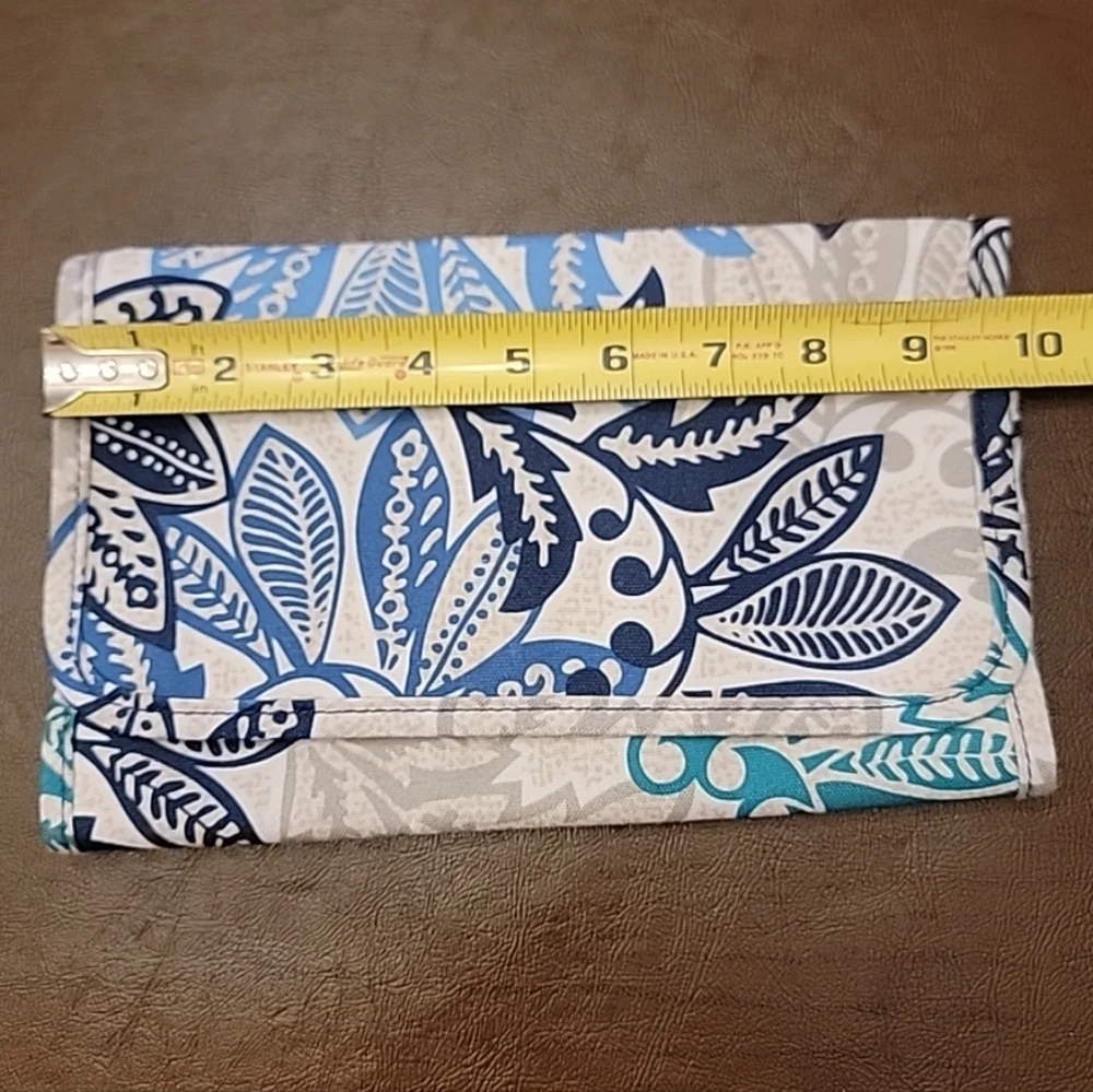 Vera Bradley brush travel vera