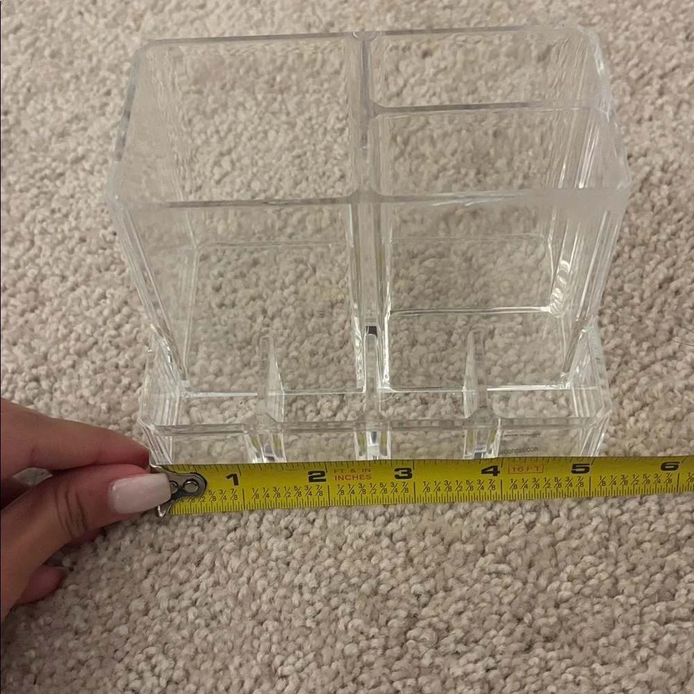 N/A clear acrylic
