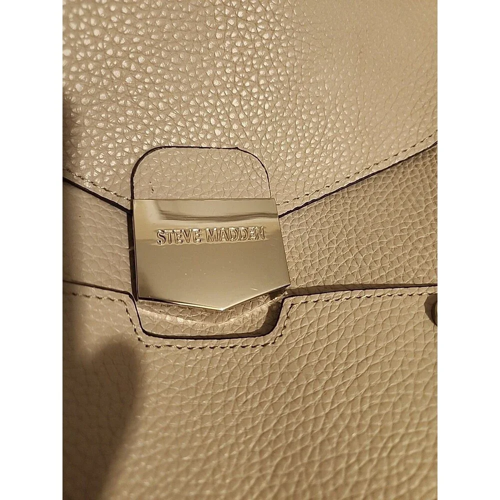 Steve Madden pet smoke
