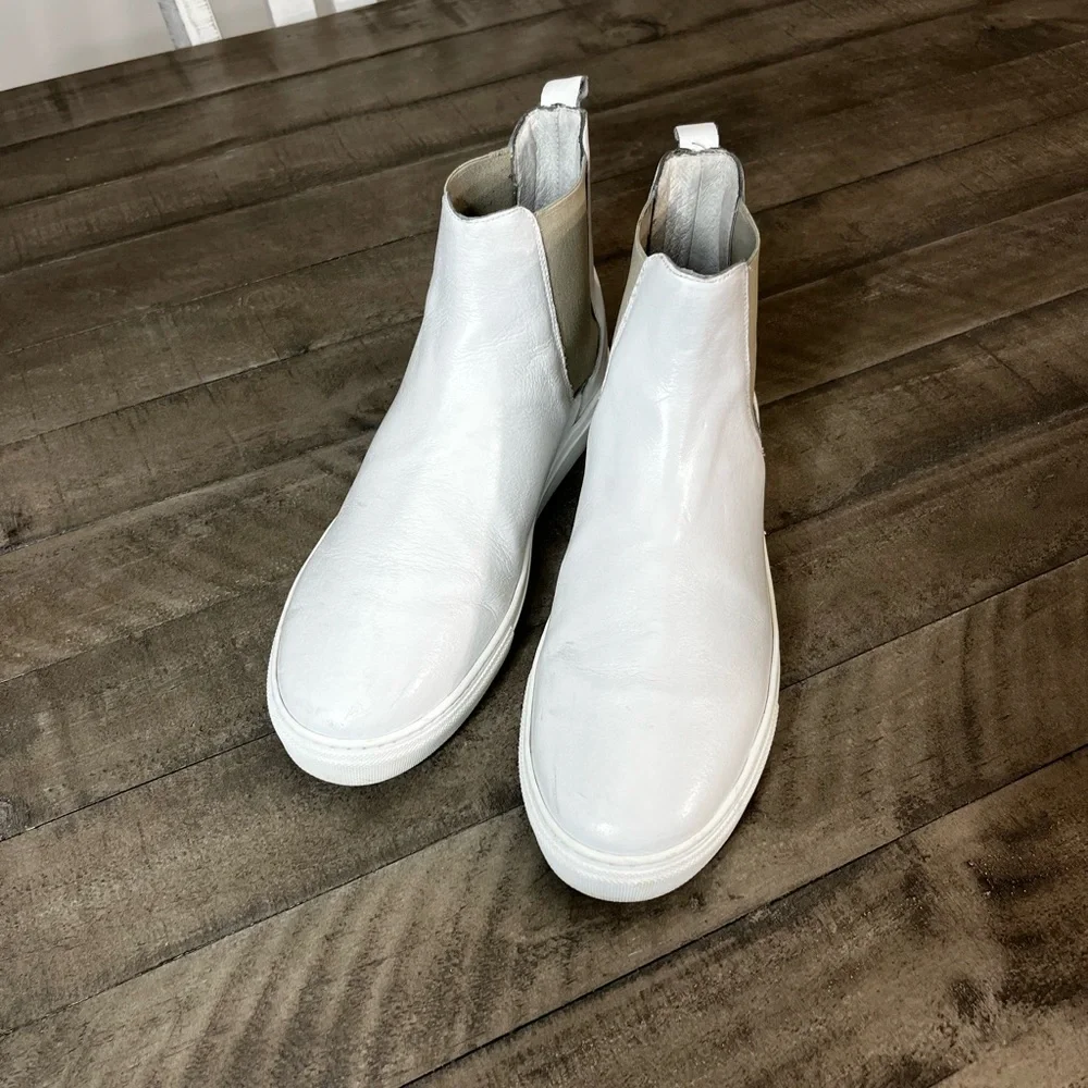 Valentino By Mario Valentino wear box some