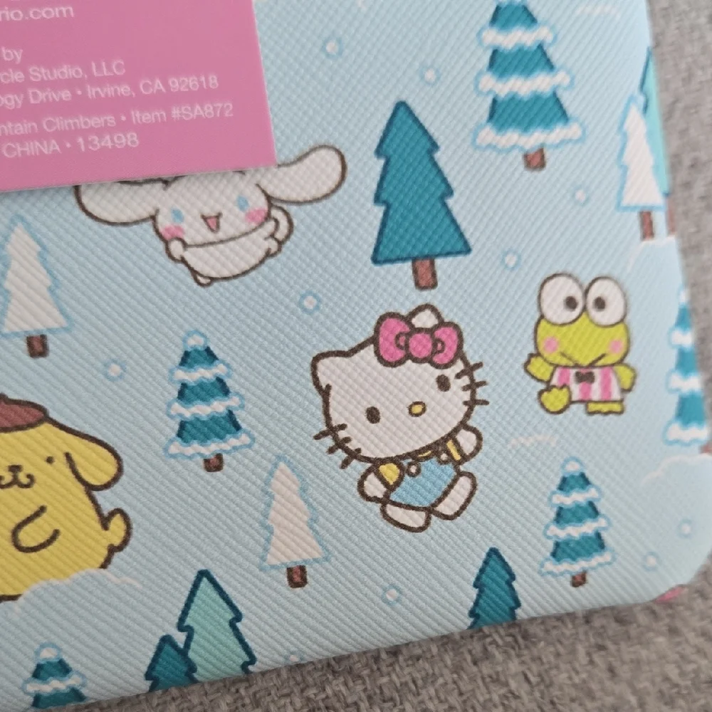 Hello Kitty adorable medium