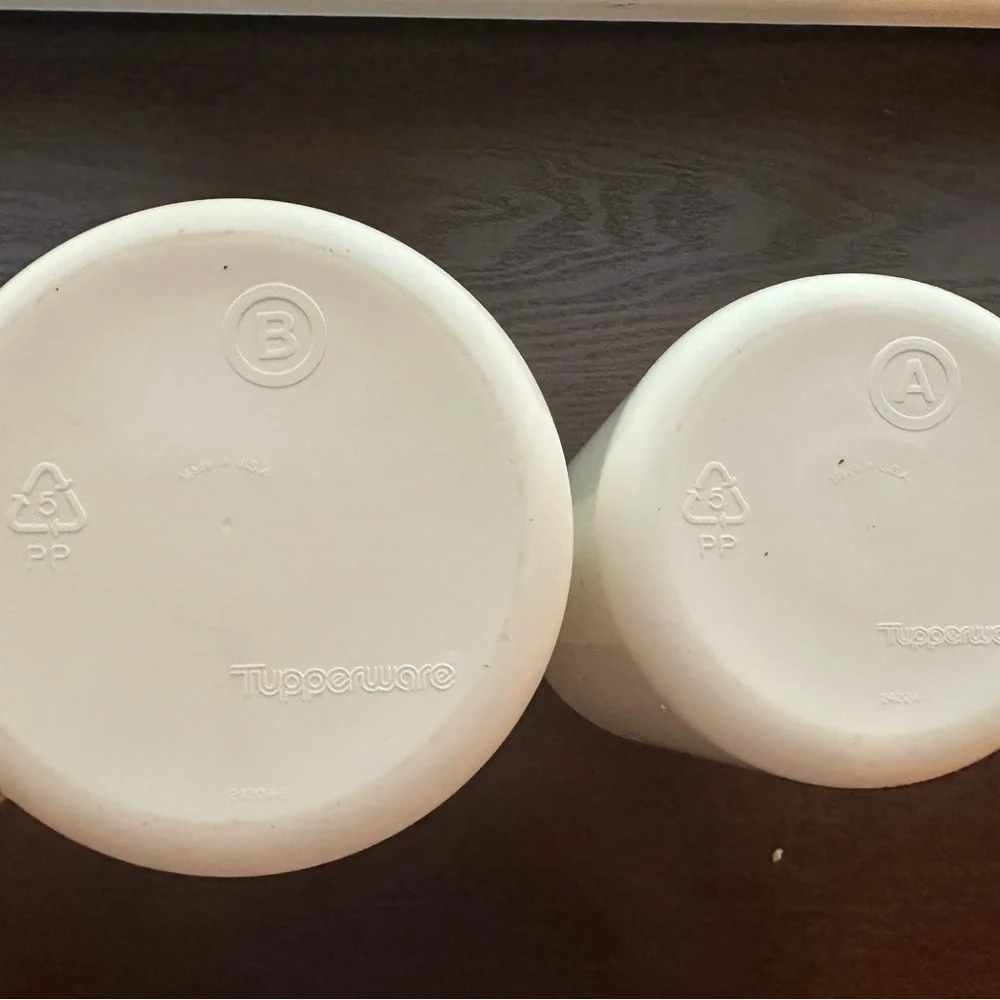 Tupperware set nesting