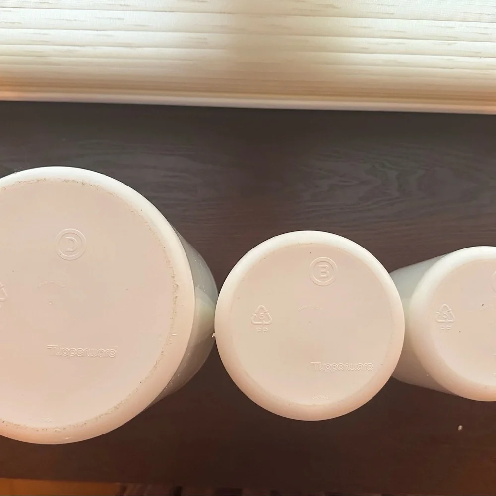 Tupperware set nesting