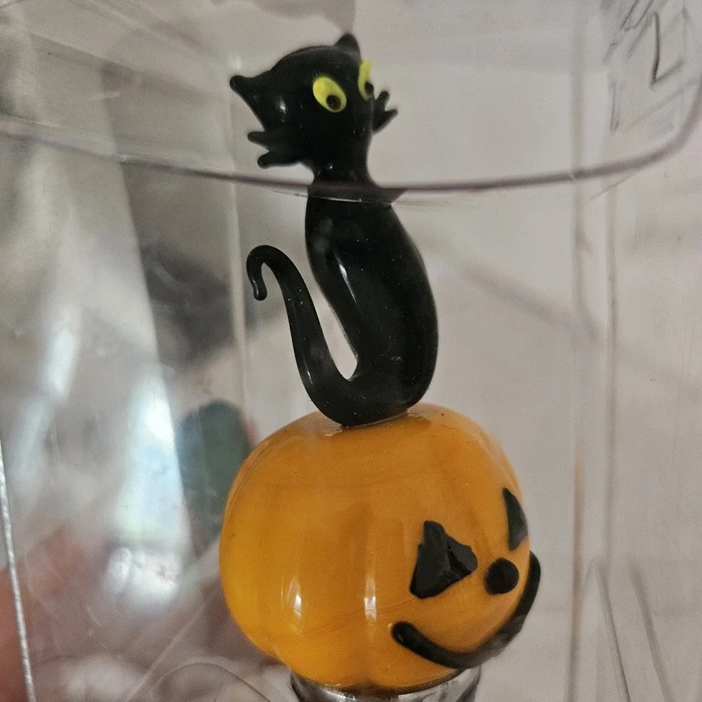 Pier 1 Halloween Bottle Stopper ~ Black Cat on a Pumpkin