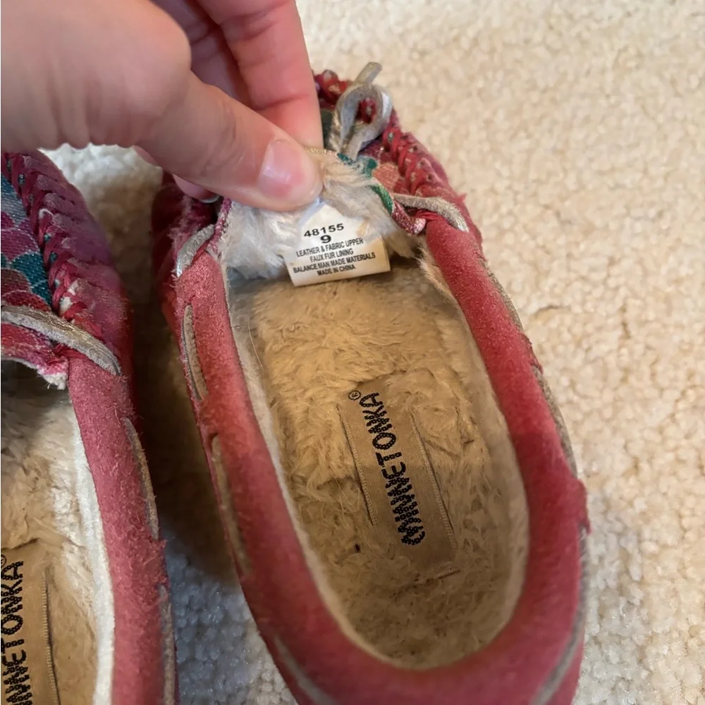 Minnetonka charming moccasins
