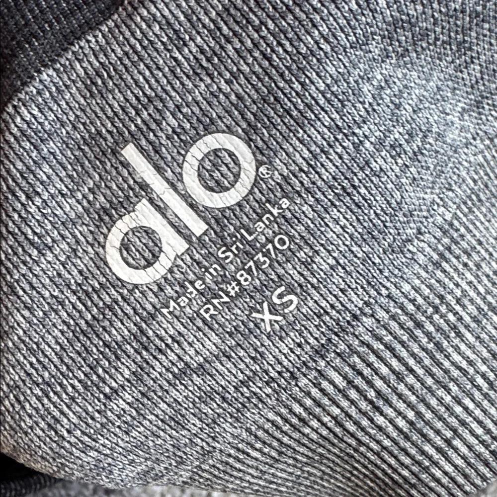 ALO Yoga stylish black