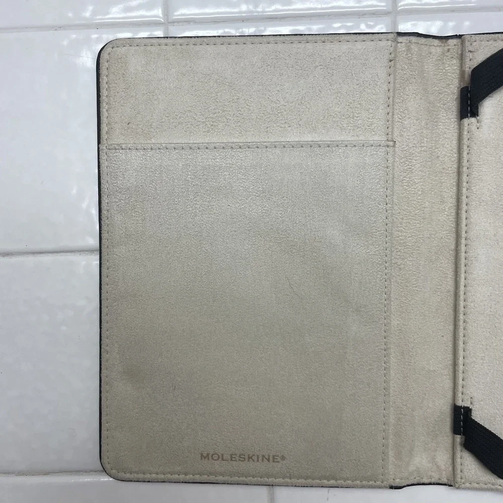 Moleskine kindle cover