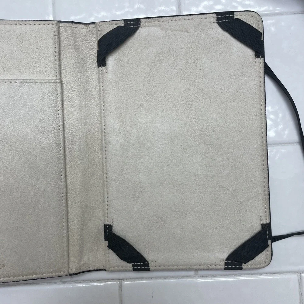 Moleskine kindle cover