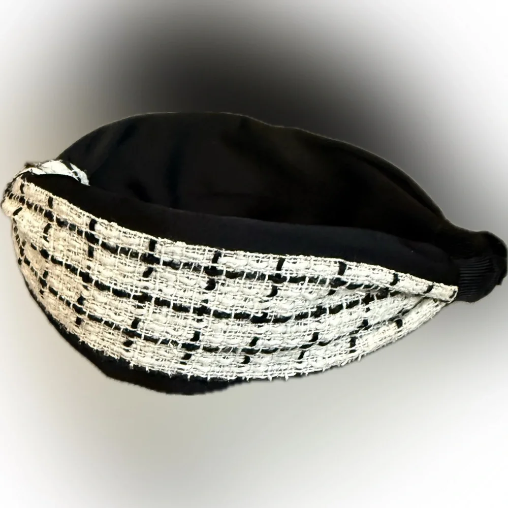 🖤🤍Chic Black & White Knotted Headband/NWOT🖤🤍