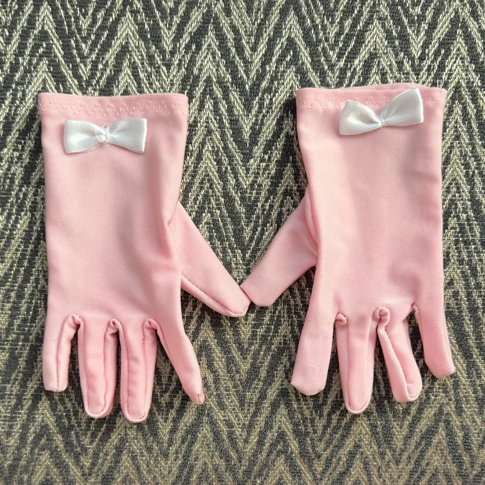 Kids Pink gloves with White Bow, preowned, perfect for a dress up or party!