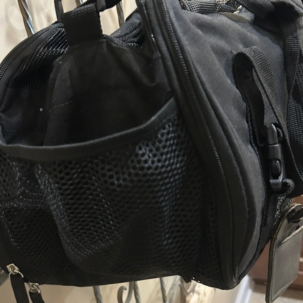 PETTOM pet carrier