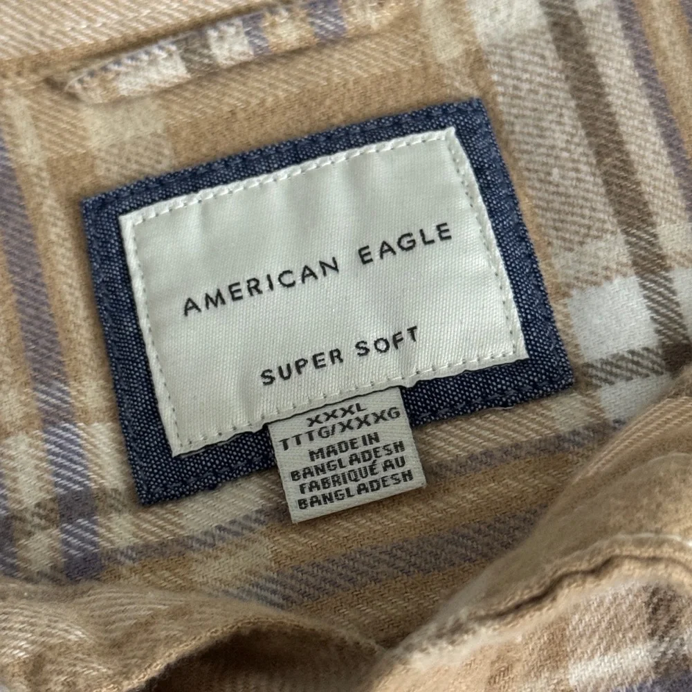 American Eagle Outfitters measures approx