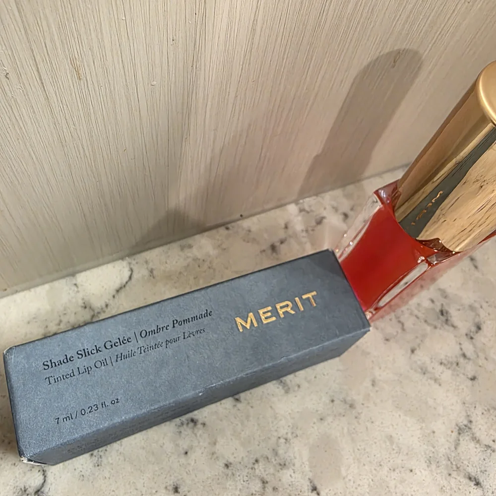 Merit shade slick