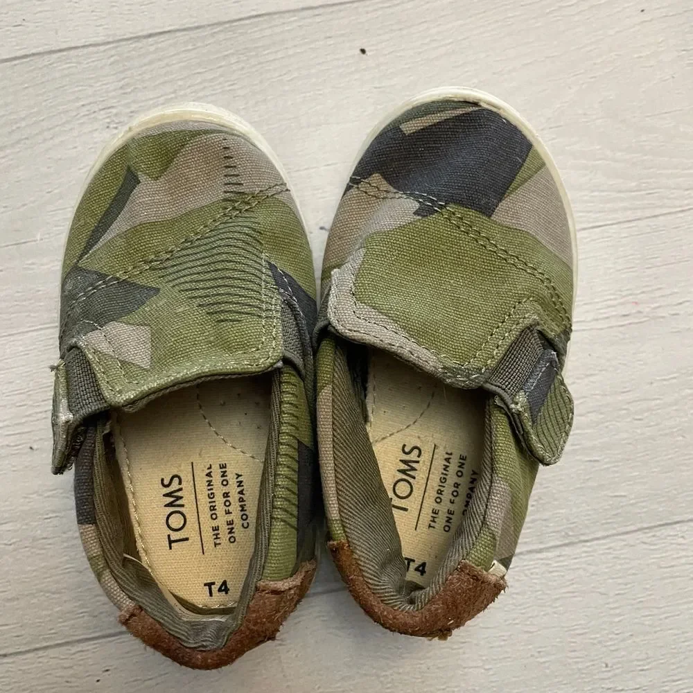 Toms baby shoes