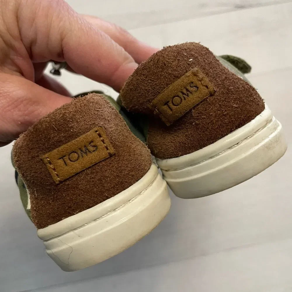 Toms baby shoes