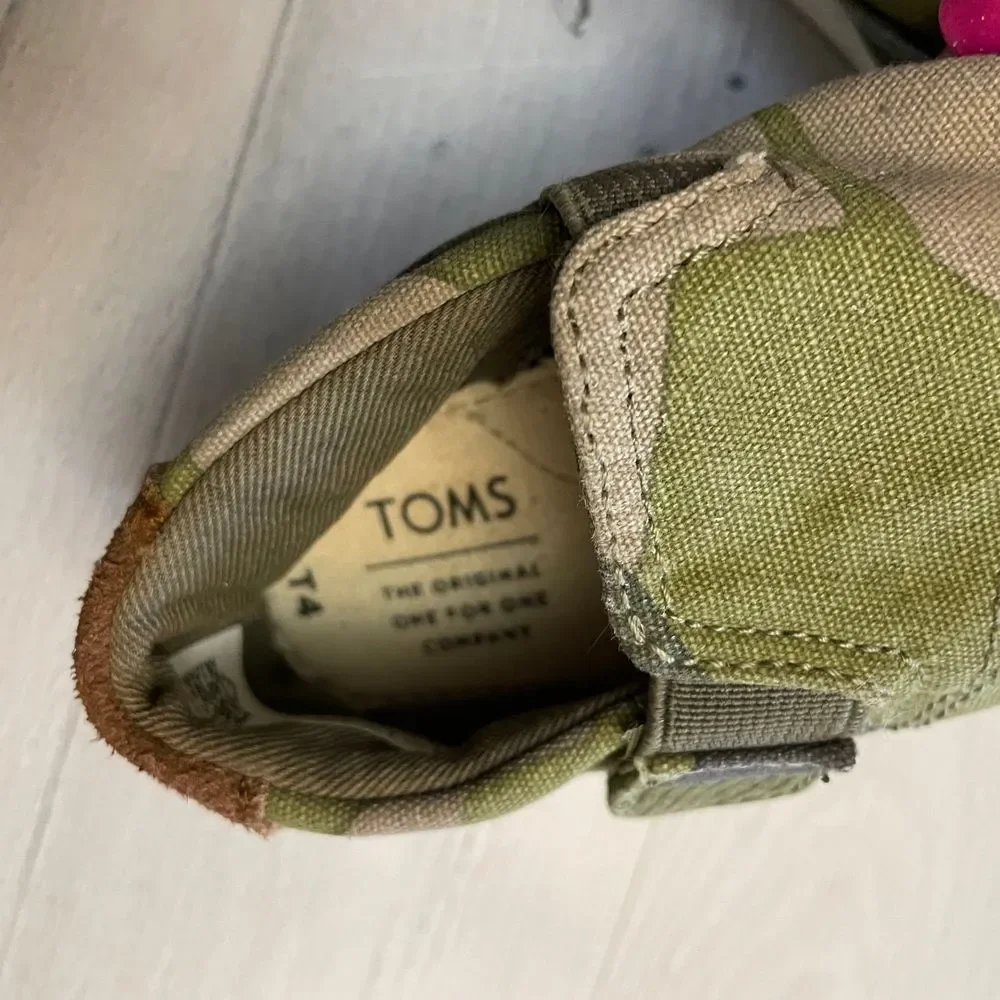 Toms baby shoes