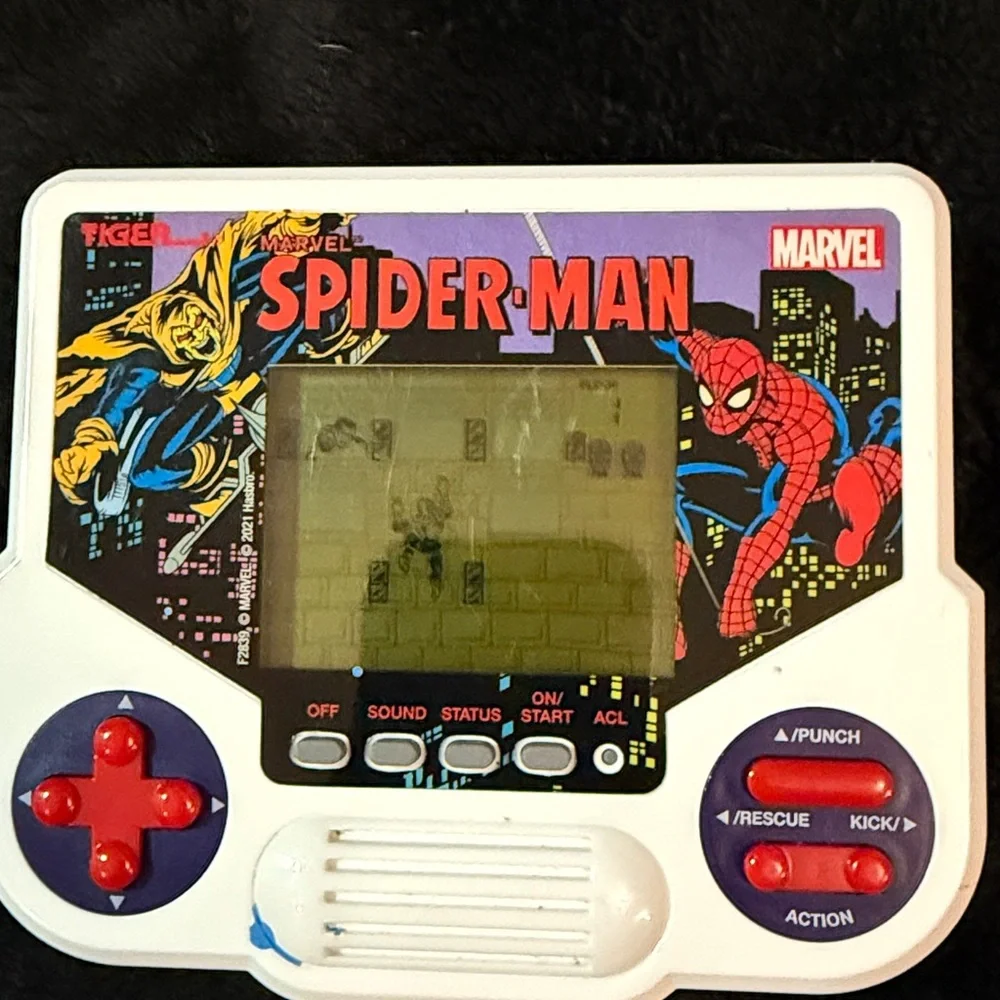 Spiderman compact handheld