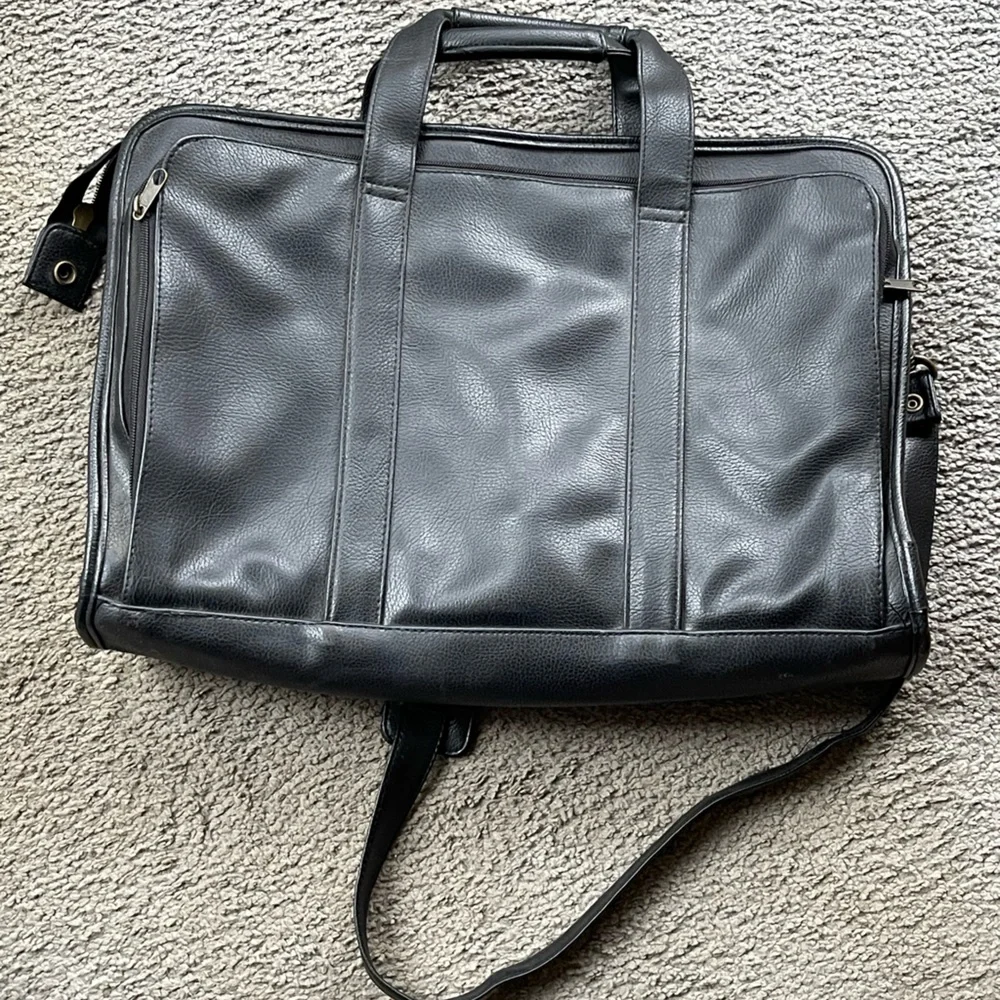 N/A laptop briefcase